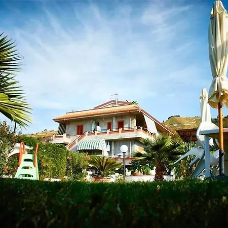 Vacanze Giardino 아파트 파르겔리아